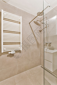 石灰和淋浴小屋龙头玻璃卫生镜子盒子房子白色住宅反射建筑学图片