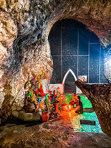 泰国法塔隆洞穴寺文化宝塔遗产力量魔法旅游建筑学考古学岩石废墟图片