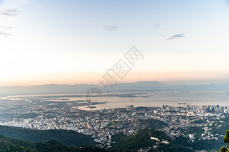 里约热内卢市全景 从鸟的眼神看来爬坡假期建筑天空旅行地标海滩街道建筑学天线图片