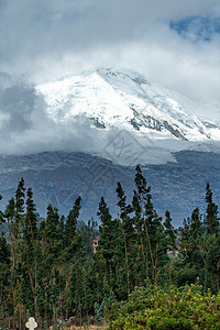 位于Yungay省山脉中的秘鲁最高山峰华斯卡兰高度岩石顶峰旅游远足冒险高原公园国家冰川图片