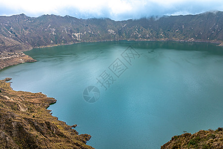 南美洲厄瓜多尔的Quilotoa火山湖天空旅行蓝色旅游环形火山边缘高地全景公园图片