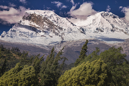 的Huascaran山和Yungay 秘鲁Ancash安第斯山脉雪灾旅游旅行国际环境保护丛林雪山冒险风景热带火山图片