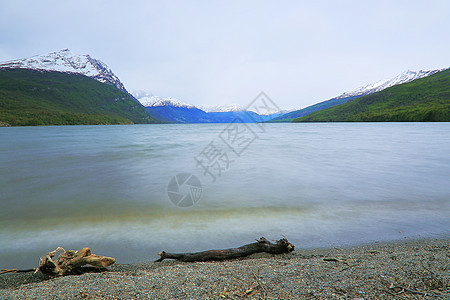 阿根廷乌斯怀亚州的安第斯山脉景观摄影雪山海岸线寂寞全球天空湖岸地标冰川冷冻图片