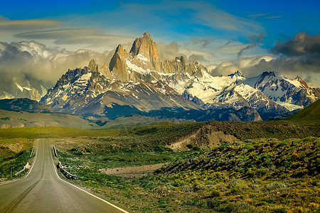 通往El Chalten Fitz Roy Patagonia 阿根廷 的公路旅游阳光街道目的地山峰天空风景冰川日落摄影图片