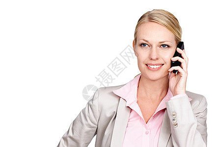 演播室拍到一位女商务人士 在白人背景下用她的手机说话的片子图片