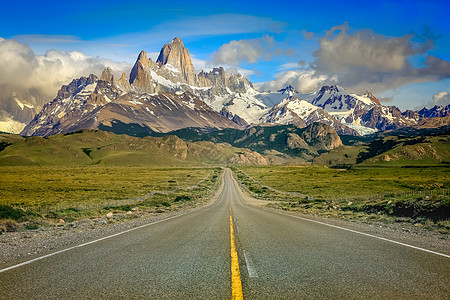 通往El Chalten Fitz Roy Patagonia 阿根廷 的公路地方目的地雪山草原阳光街道运输日落山峰旅行图片