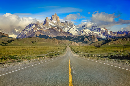 通往El Chalten Fitz Roy Patagonia 阿根廷 的公路冰川雪山地方街道风景天空巅峰旅行日落旅游图片