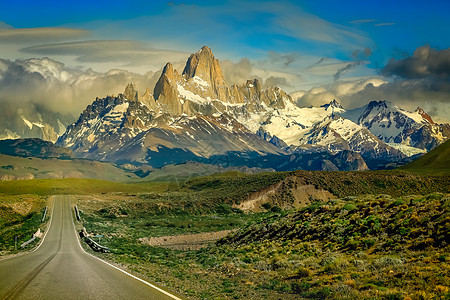 通往El Chalten Fitz Roy Patagonia 阿根廷 的公路雪山草原街道地方巅峰日落天空山峰运输冰川图片