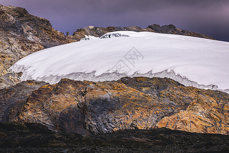 的Pastoruri冰川 安第斯山脉雪积 秘鲁安卡什雪山岩石天空蓝色山脉裂缝晴天荒野风景全球图片