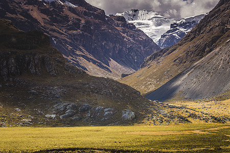 在的Huascaran山群 雪压安第斯山脉 秘鲁安卡什风景环境冒险火山旅游目的地冰川表面雪山山脉图片