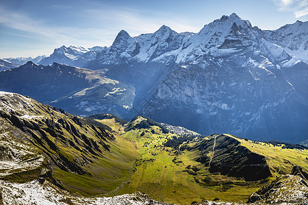 瑞士伯尔尼瑞士阿尔卑斯山的景象瑞士假期高地山峰天空国际地区风景蓝色翠菊地标图片