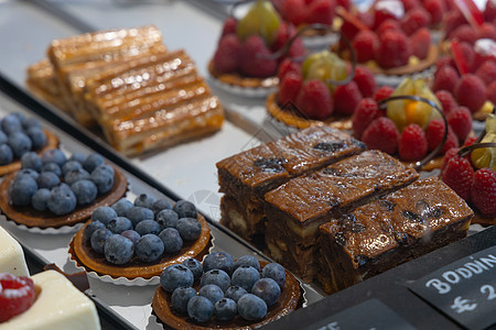 法国甜点 面包店窗户的糕点甜点图片