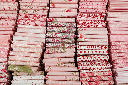 在织物市场发现的不同颜色的布布和布料样本窗帘调色板牛皮材料麻布质量奢华装潢小册子下脚料图片