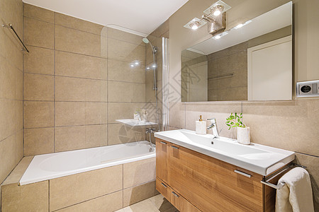 高端浴室舒适精心设计的高清图片