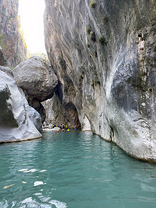 古伊努克峡谷 土耳其 凯默蓝色太阳峡谷天空山脉森林火鸡旅行图片