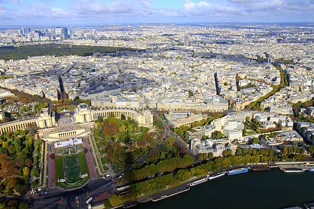 巴黎建筑和法国屋顶 在日出时在埃菲尔塔上方 法国巴黎蜜月风景城市生活风格全景天空城市天炉文化住宅图片