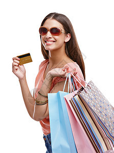 女人 购物袋和信用卡 用于工作室肖像 白色背景和孤立的产品销售 快乐顾客 模特和购物金融 电子商务市场和零售折扣促销图片
