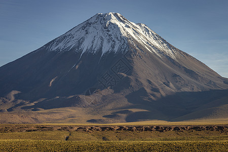 智利阿塔卡马沙漠Sunset的利坎查布和巨大的火山景观目的地干旱山脉地方沙漠旅游摄影月亮风景土地图片