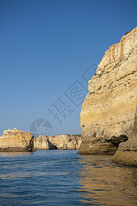 阿尔加维海岸的岩层砂岩海岸线悬崖海洋蓝色旅游全景海景编队天空图片