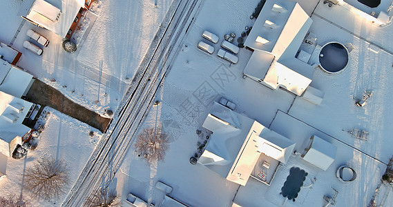 美国南卡罗来纳州冬季风暴过后的美国小镇鸟瞰图 雪景优美图片