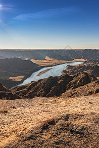 哈萨克斯坦阿拉木图地区岩石峡谷伊利河景色 哈萨克斯坦自然景观图片