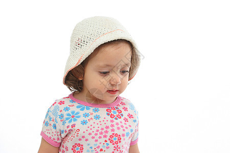 戴着帽子的小女孩欢呼花朵女孩们眼睛女性嘴唇喜悦衣服孩子们孩子图片