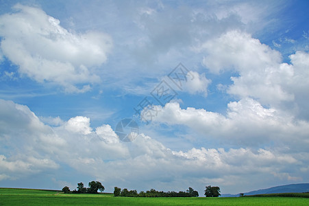 普罗伦特鲁巴莱威采兰的农村景点稻草滚动土地阴影农场耕地草原收成收获绿色图片