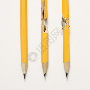 三支铅笔木头学校教育失效恶化腐败文具转换对象失败图片