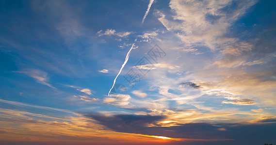 天空孤独天际光束反射橙子涟漪生活太阳天气蓝色图片