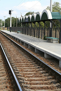 火车站 铁路和交叉连接图片