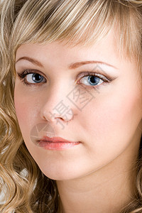 年轻妇女的肖像头发女孩皮肤嘴唇女士美丽金发金发女郎玫瑰魅力图片