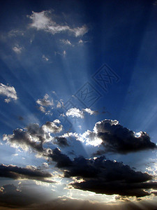 云和太阳光 11图片