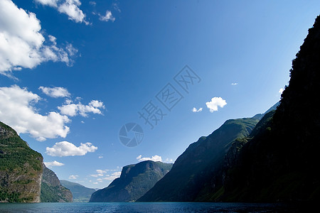 挪威 Fjord 风景运河海洋蓝色游客峡湾力量卡片陈词滥调天空渠道图片