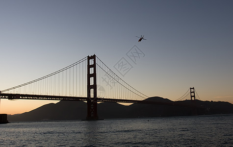 直升机地标运输海岸建筑学纪念碑天空旅游海洋岩石天际图片