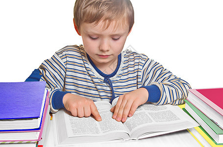 做功课的男孩小伙子阅读教训思维教科书孩子孩子们智力教育学生图片