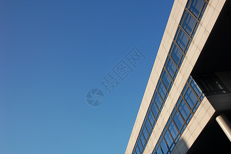 现代建筑   生物多样性公约   银行商业区职场生长财富地标财产办公室天空建筑物反射蓝色图片