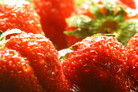草莓特写草莓绿色饮食叶子水果宏观红色甜点水平果实白色背景
