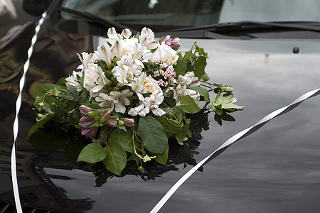 结婚车艺术仪式叶子庆典车辆财富挡风玻璃奢华丝带新娘图片