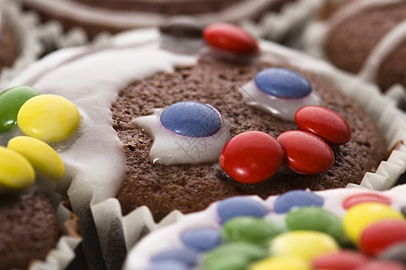 第一次巧克力松饼糕点产品厨房糖果食物小吃蛋糕孩子乐趣面包师图片