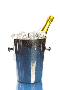 饮酒庆祝纪念日乐趣饮料周年液体干杯火花庆典嘶嘶水晶背景图片