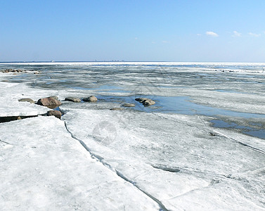芬兰湾融冰的冰层图片