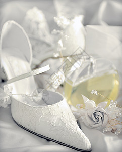 新娘结婚鞋女士白色静物服装女性婚礼婚姻鞋类植物群装饰背景图片