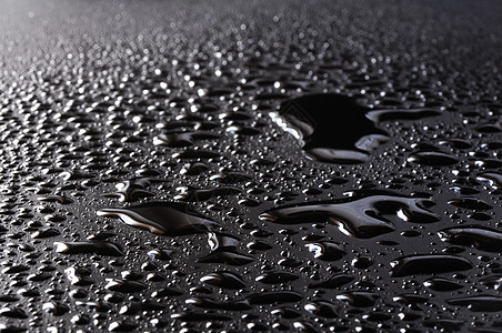 水滴背景下雨健康气泡雨滴饮料温泉墙纸宏观黑色金属图片