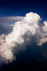 鹦鹉飞暴云气氛戏剧性空气环境天气天线蓝色天堂湍流地平线背景