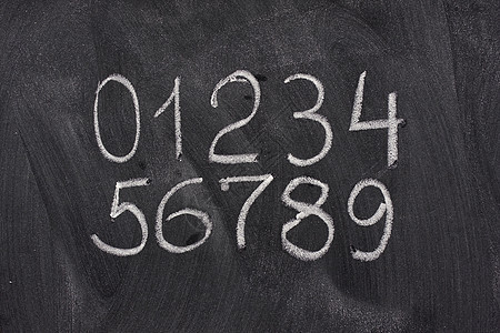 黑板上的阿拉伯数字白色班级灰尘教育学校粉笔数学图片