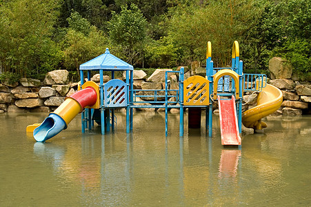 丰富多彩的水域游乐场地面健身房学习幼儿园公园岩石水池管道城堡管子图片
