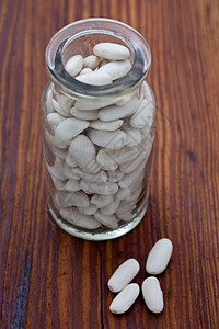 干甘奈里尼豆玻璃生物饮食砧板食物白色营养蔬菜图片