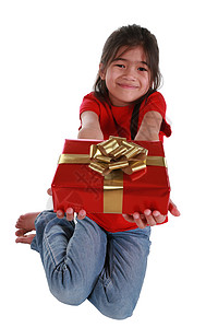带着礼物的小女孩生日混血红色包装纸丝带混血儿黑发假期金子微笑图片