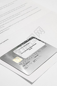 新的银行信用卡卡仍然卡在银行信件上 备妥t消费者摄影花费店铺银行卡银行业财富经济金融限额图片