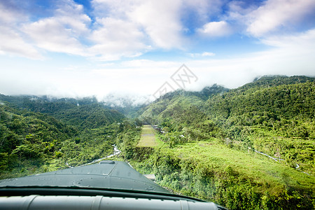 山村跑道飞行部落角色飞机森林土地引擎绿色土著飞机场图片
